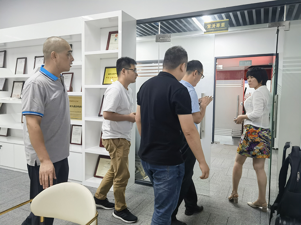 久信達(dá)歡迎添可智能看廠，為您帶來環(huán)保包裝解決方案(圖2)